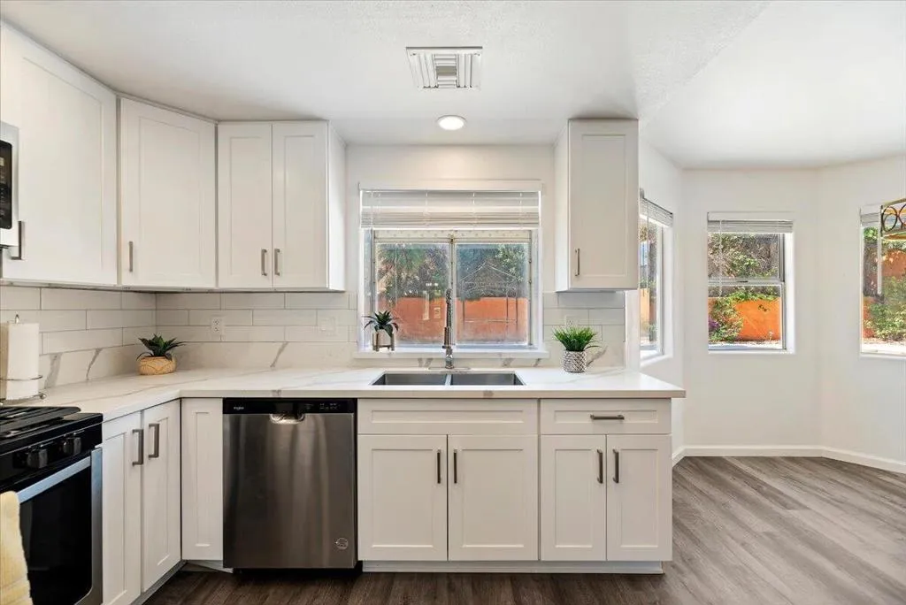 22-Kitchen