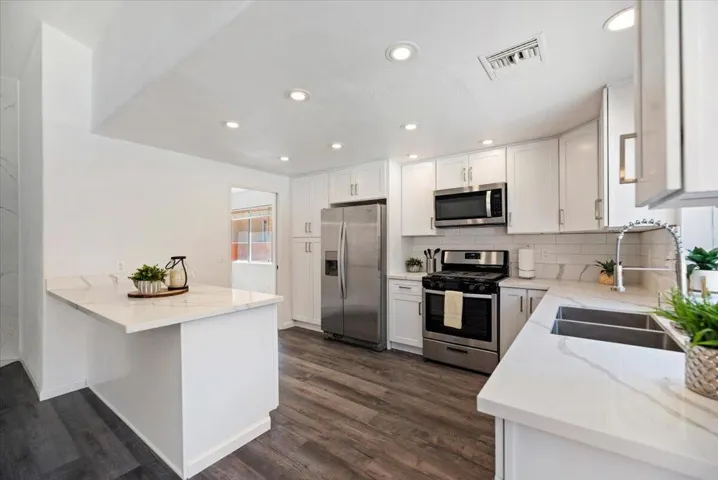 21-Kitchen