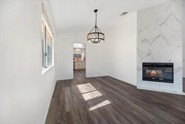 16-Dining Room