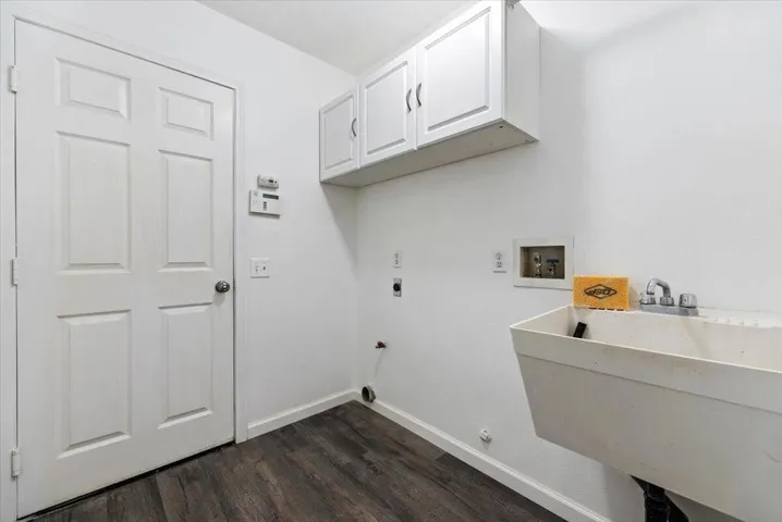 43-Laundry Room