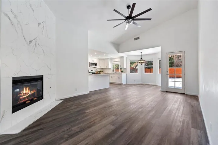 28-Family Room