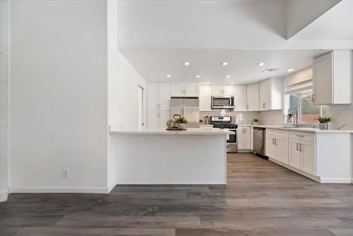 17-Kitchen
