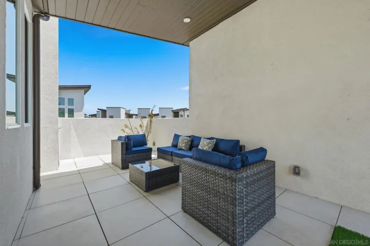 2806 Avella Cir, San Diego, California 92108