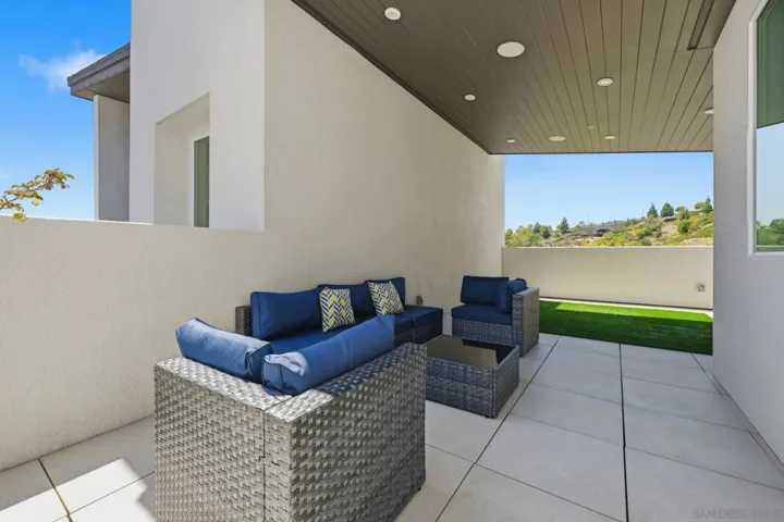 2806 Avella Cir, San Diego, California 92108