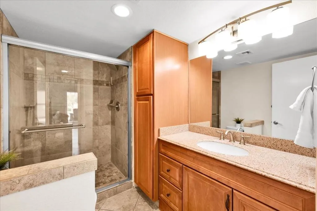 40395 Pebble Beach - Second Bathroom