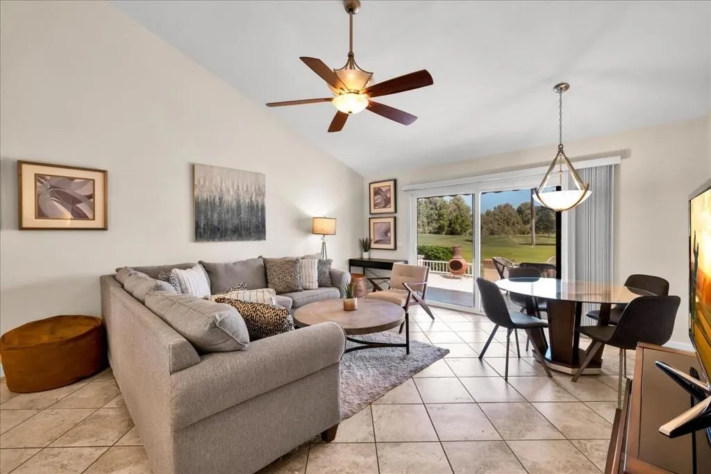 40395 Pebble Beach - Great Room