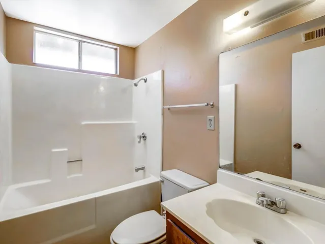 27-42805 Virginia Ave-27