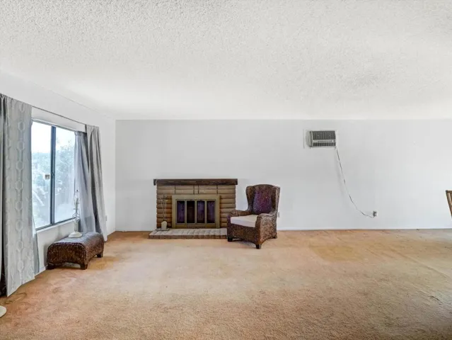 06-42805 Virginia Ave-6