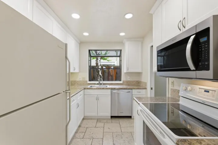 4362 Valley Avenue C5, Pleasanton, California 94566