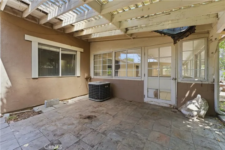 8356 Ducor Avenue, Canoga Park, California 91304