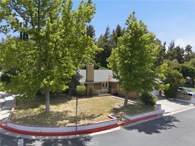 8356 Ducor Avenue, Canoga Park, California 91304