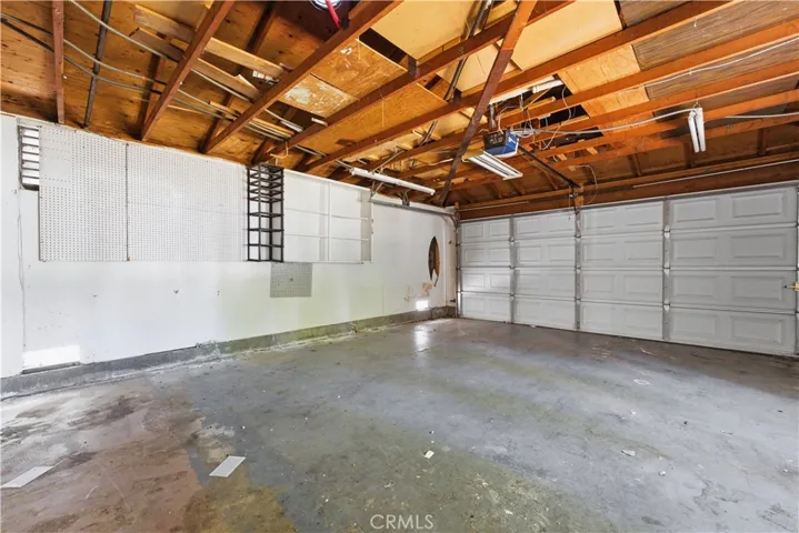 8356 Ducor Avenue, Canoga Park, California 91304