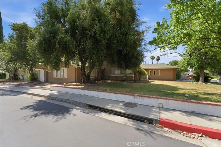 8356 Ducor Avenue, Canoga Park, California 91304