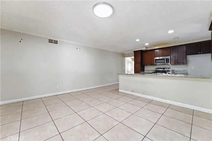 8356 Ducor Avenue, Canoga Park, California 91304