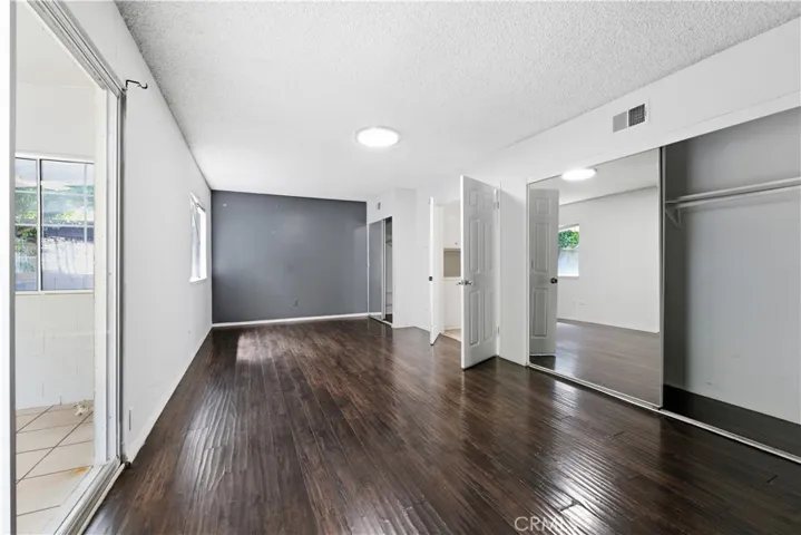 8356 Ducor Avenue, Canoga Park, California 91304