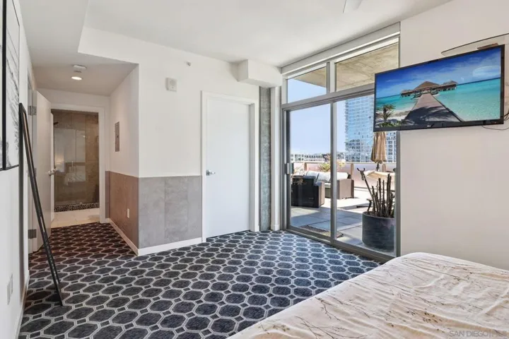 800 The Mark 904, San Diego, California 92101