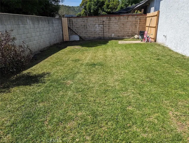 1444 SIDE YARD