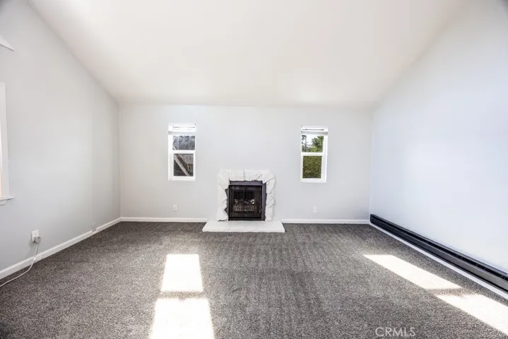 Spacious greatroom.