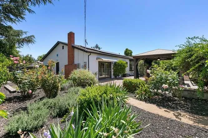 1909 La Salle Court, Walnut Creek, California 94598