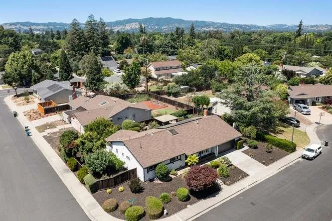 1909 La Salle Court, Walnut Creek, California 94598