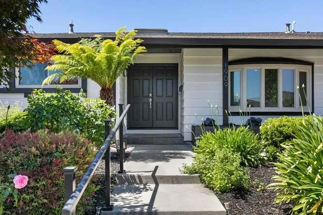 1909 La Salle Court, Walnut Creek, California 94598
