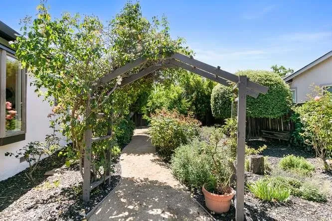 1909 La Salle Court, Walnut Creek, California 94598