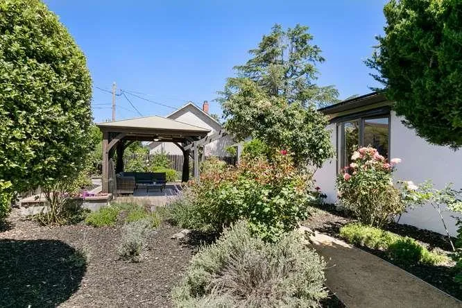 1909 La Salle Court, Walnut Creek, California 94598