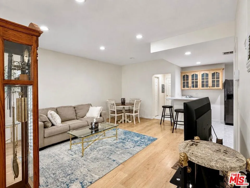 418 E Hardy Street 2, Inglewood, California 90301 — photo 4