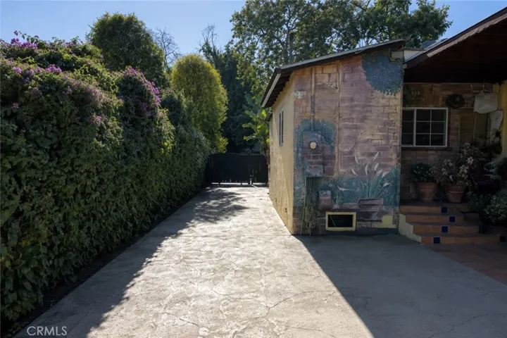 5714 Cantaloupe Avenue, Sherman Oaks, California 91401