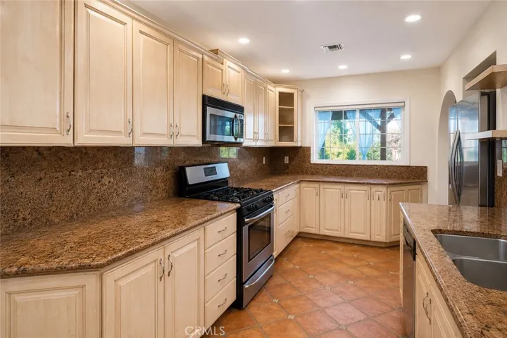 5714 Cantaloupe Avenue, Sherman Oaks, California 91401