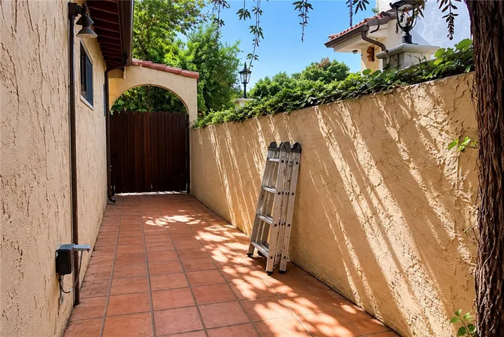 5714 Cantaloupe Avenue, Sherman Oaks, California 91401