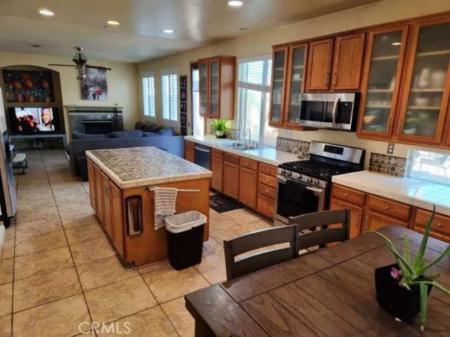 15839 Athena, Fontana, California 92336