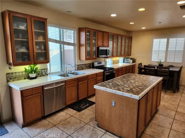 15839 Athena, Fontana, California 92336