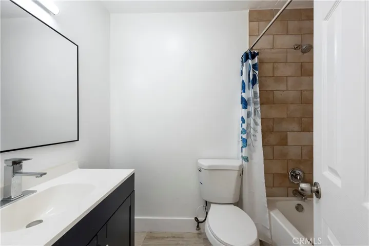 18620 Hatteras Street 169, Tarzana, California 91356
