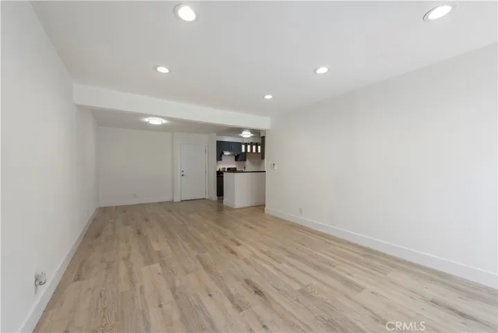 18620 Hatteras Street 169, Tarzana, California 91356