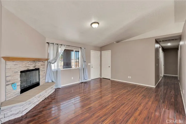 13475 Yakima, Apple Valley, California 92308