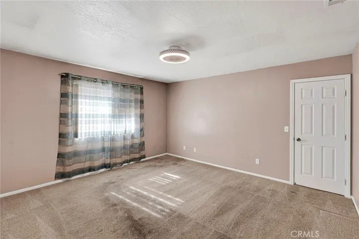 13475 Yakima, Apple Valley, California 92308