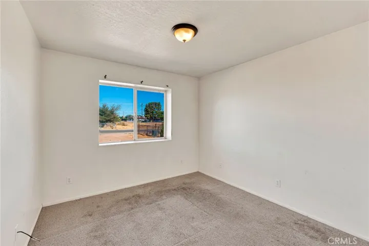 13475 Yakima, Apple Valley, California 92308