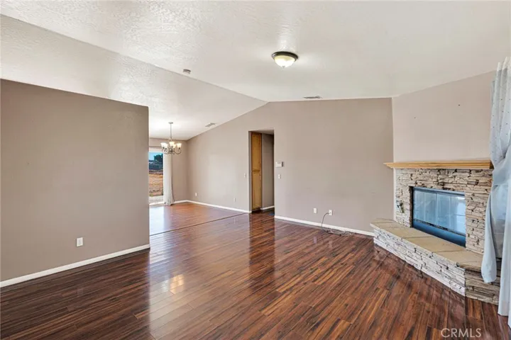 13475 Yakima, Apple Valley, California 92308