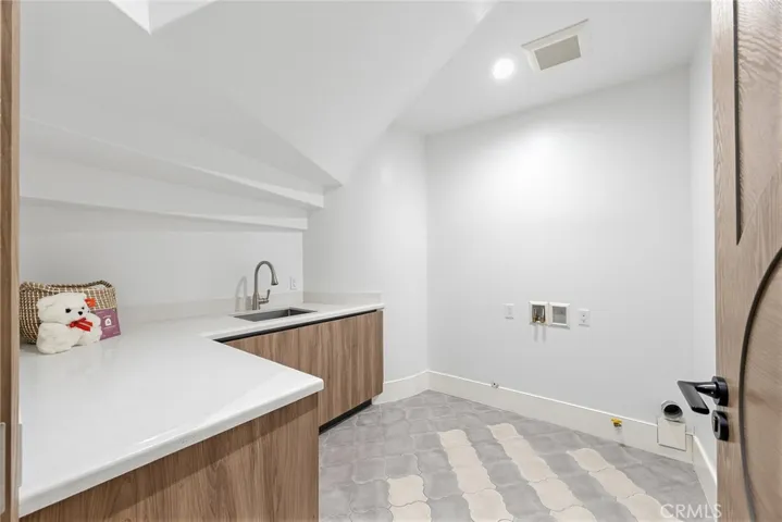 339 W Longden Avenue, Arcadia, California 91007