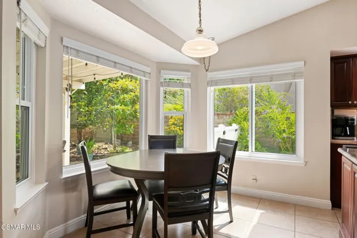 20-Breakfast Area