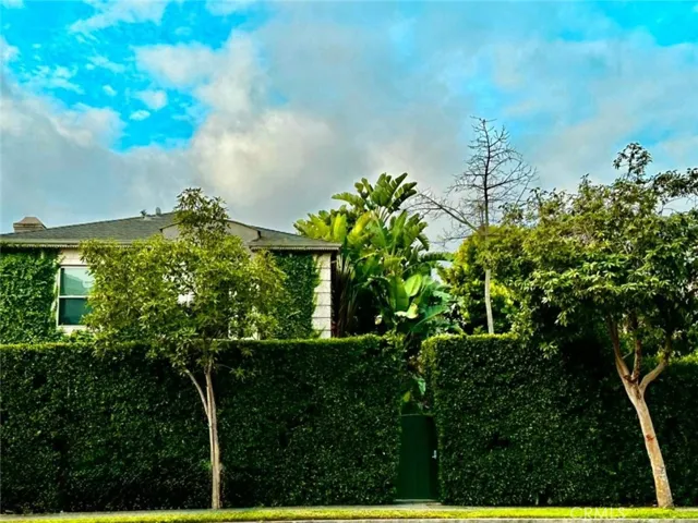 5962 San Vicente Boulevard 4, Los Angeles, California 90019