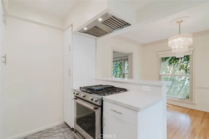 5962 San Vicente Boulevard 4, Los Angeles, California 90019
