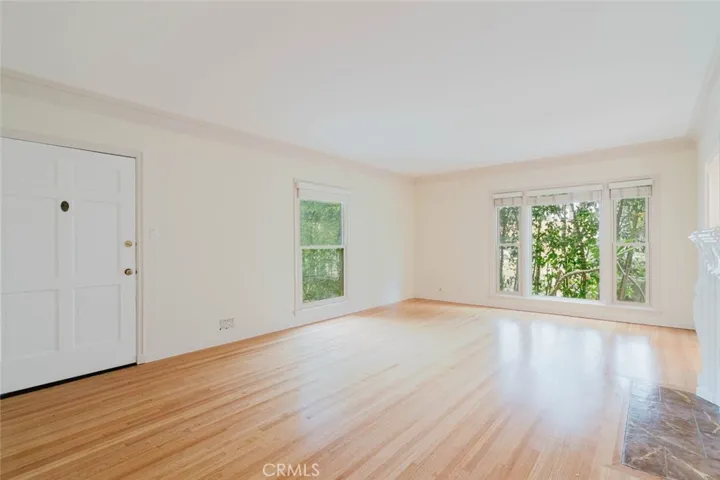 5962 San Vicente Boulevard 4, Los Angeles, California 90019