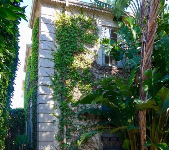 5962 San Vicente Boulevard 4, Los Angeles, California 90019
