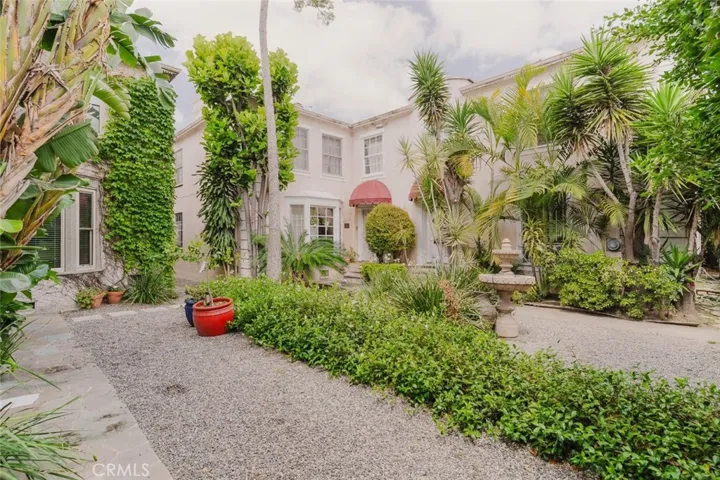 5962 San Vicente Boulevard 4, Los Angeles, California 90019
