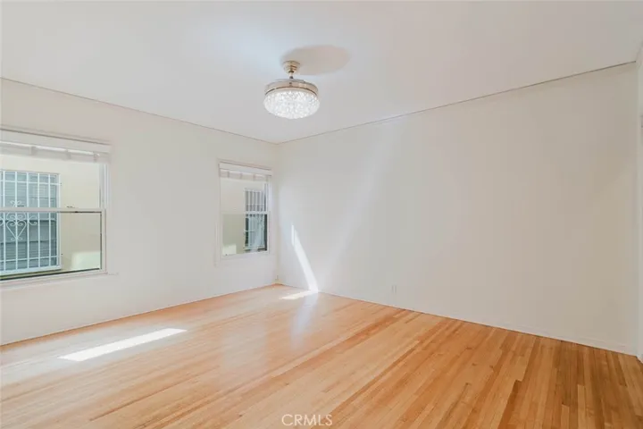 5962 San Vicente Boulevard 4, Los Angeles, California 90019