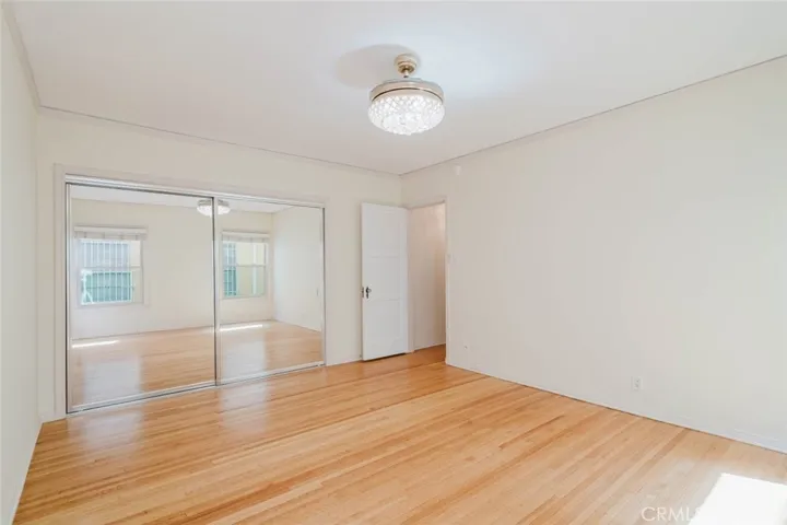 5962 San Vicente Boulevard 4, Los Angeles, California 90019