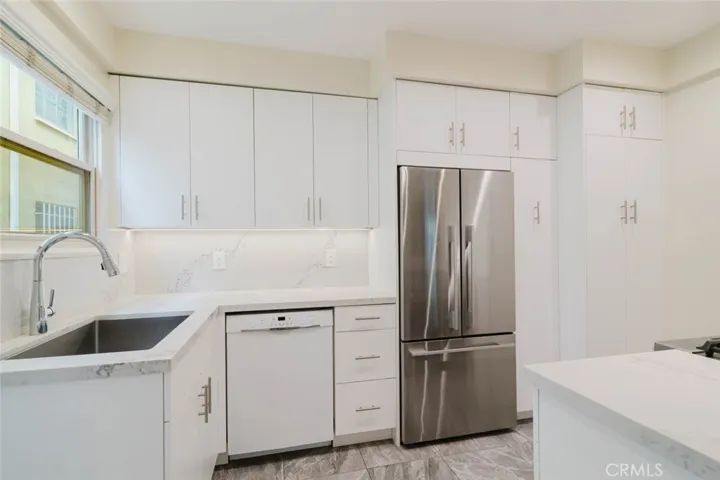 5962 San Vicente Boulevard 4, Los Angeles, California 90019