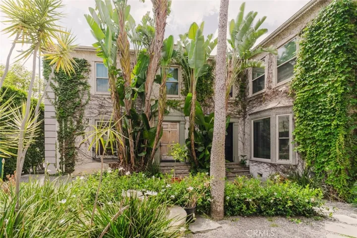 5962 San Vicente Boulevard 4, Los Angeles, California 90019